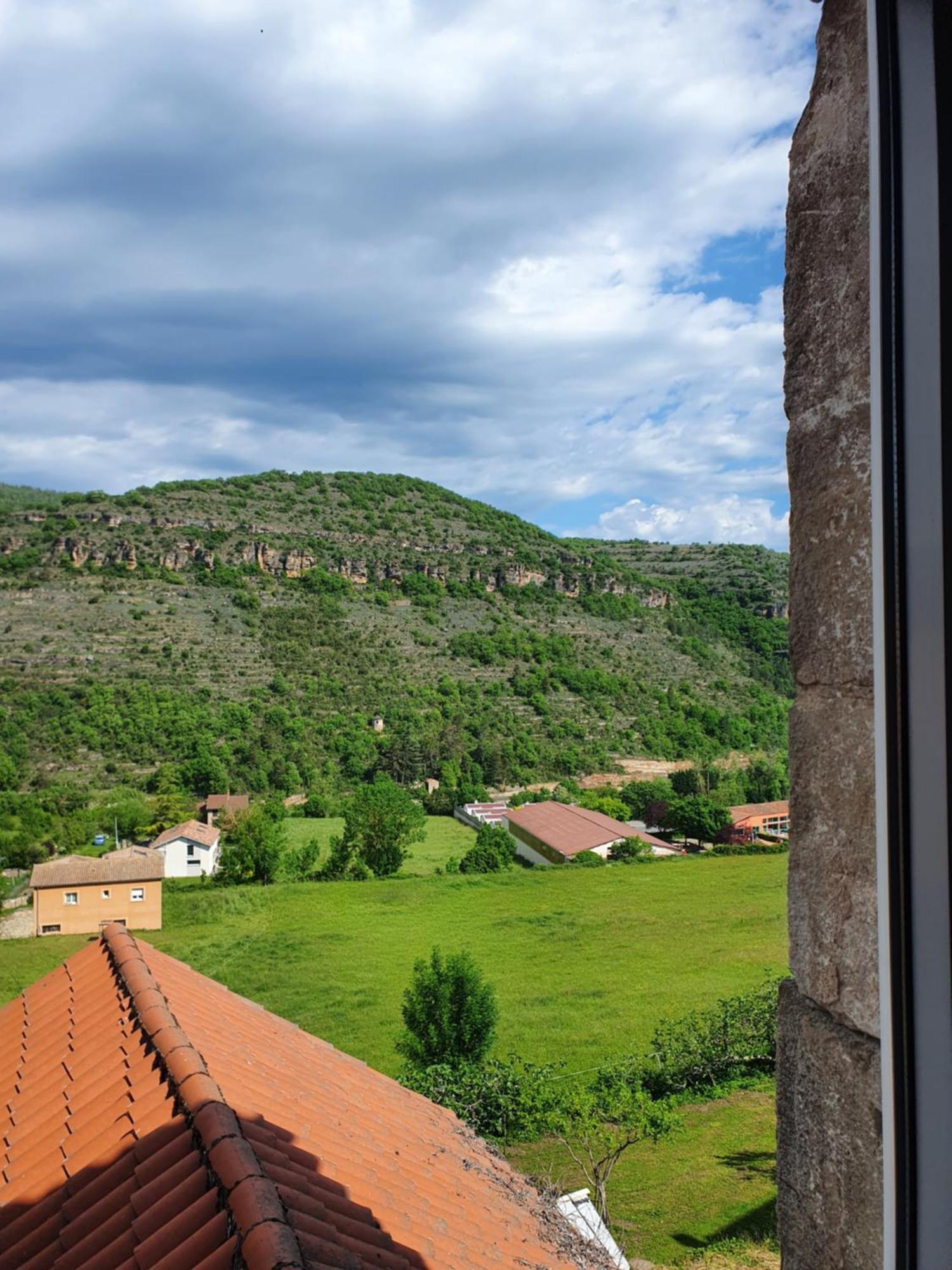 Gites 4 A 5 Personnes Saint-Rome-de-Tarn Екстериор снимка